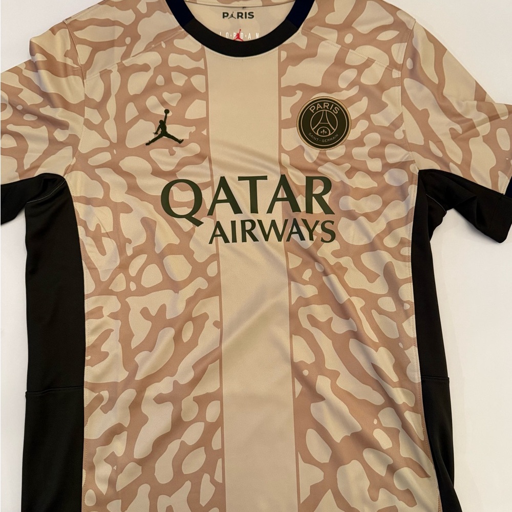 2023-2024 Nike / Jordan - Paris St. Germain  (4th Jersey) Men’s Large NWOT